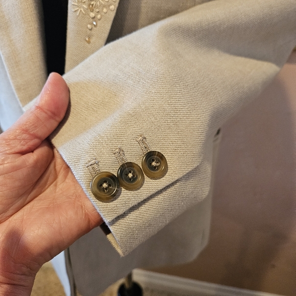 J. CREW Linen Blazer With Floral Lapel Details - Picture 6 of 12